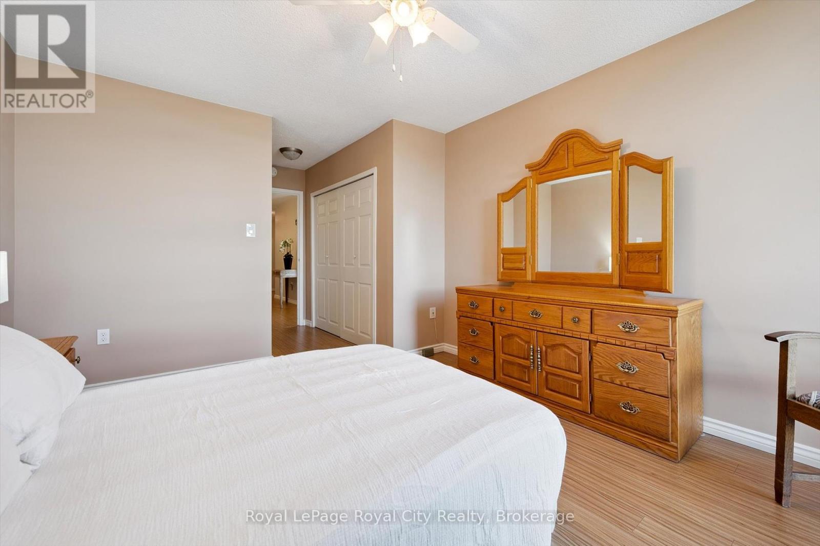 












713 - 19 WOODLAWN ROAD E

,
Guelph (Riverside Park),




Ontario
N1H7B1

