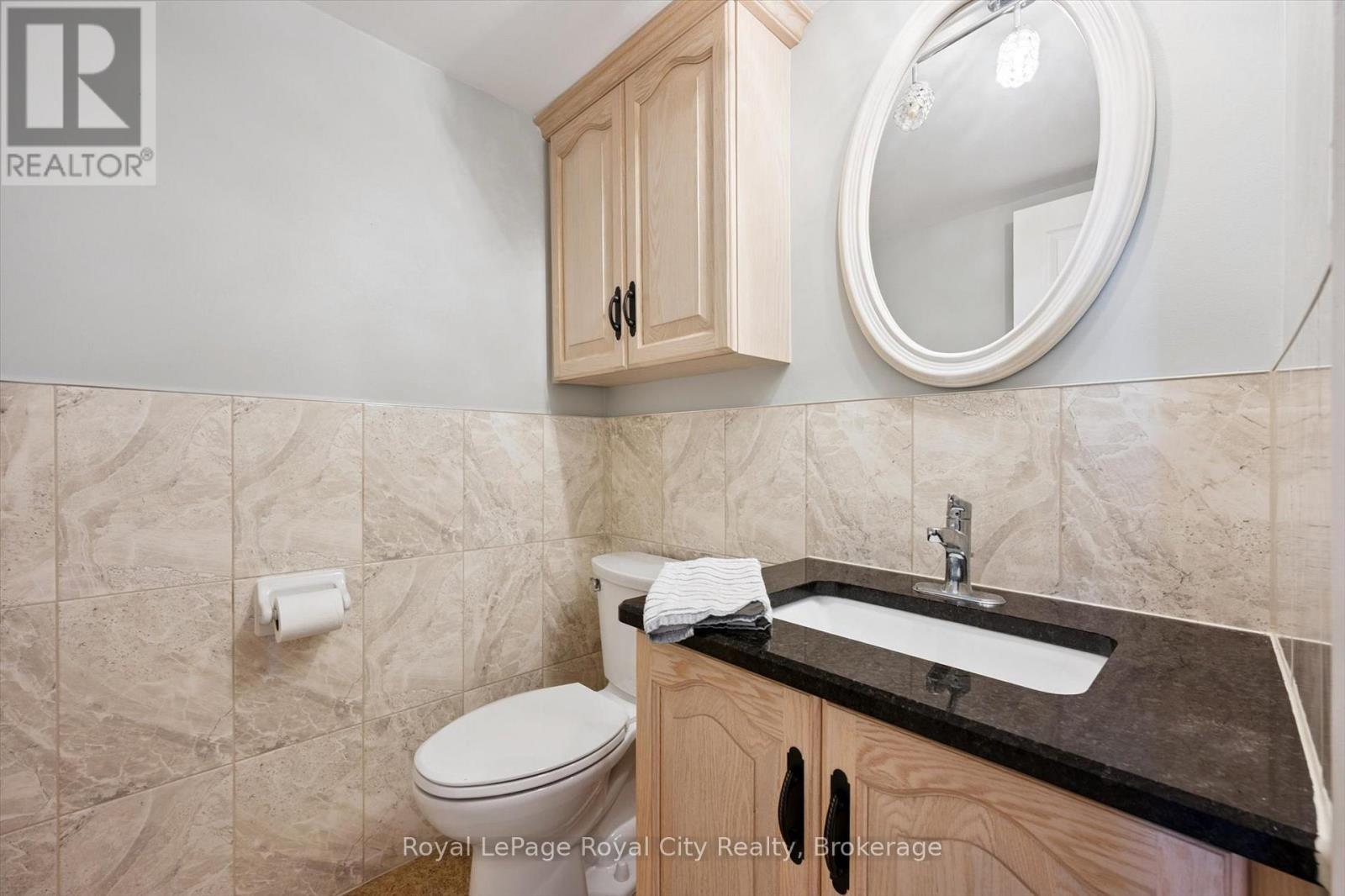 












713 - 19 WOODLAWN ROAD E

,
Guelph (Riverside Park),




Ontario
N1H7B1

