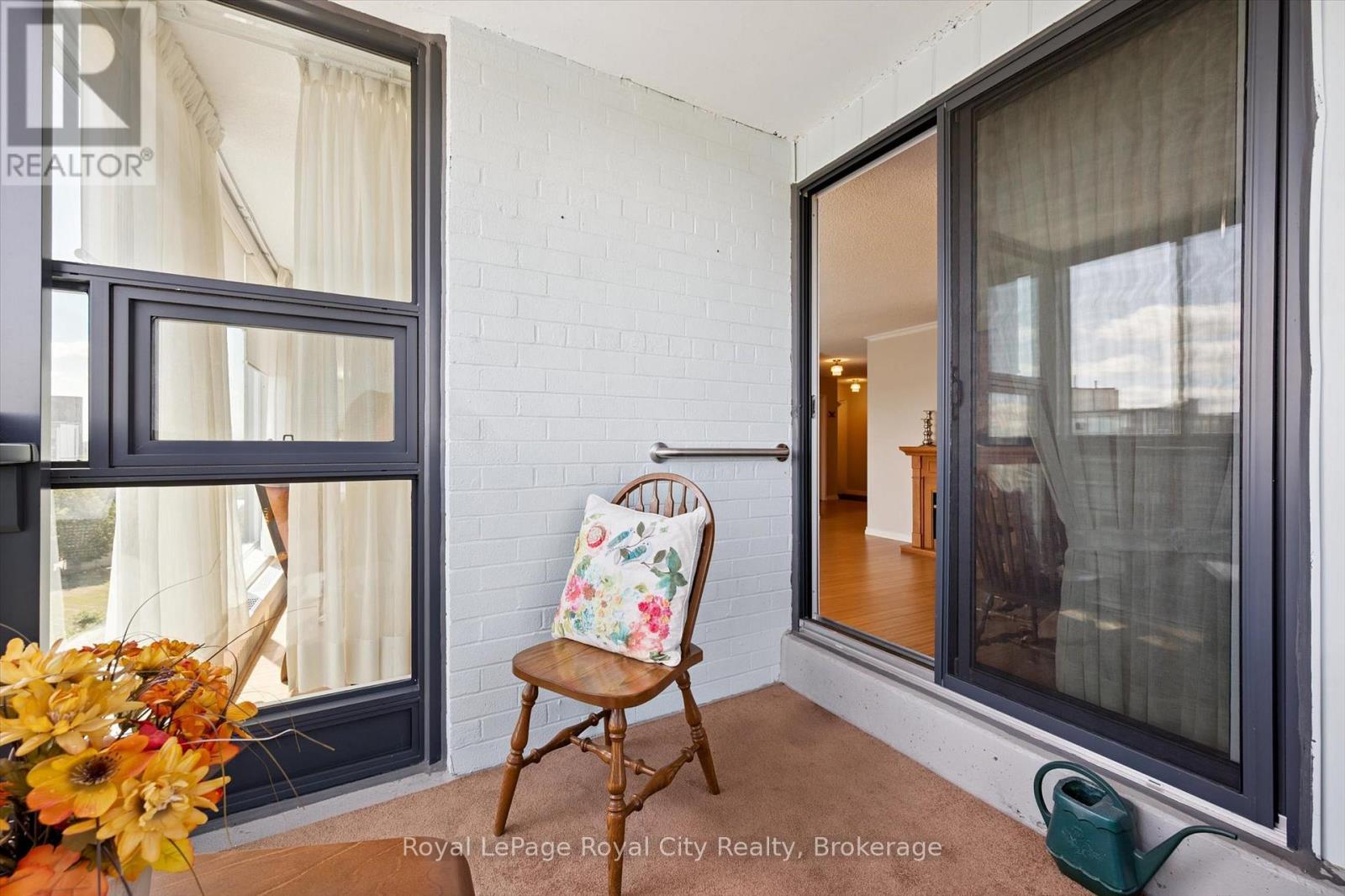 












713 - 19 WOODLAWN ROAD E

,
Guelph (Riverside Park),




Ontario
N1H7B1

