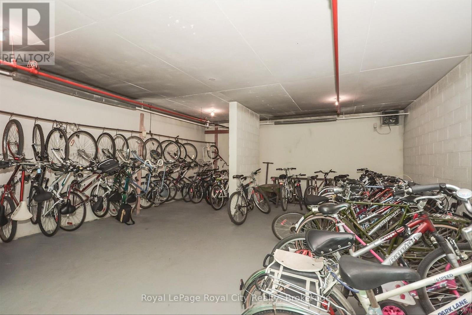 












713 - 19 WOODLAWN ROAD E

,
Guelph (Riverside Park),




Ontario
N1H7B1

