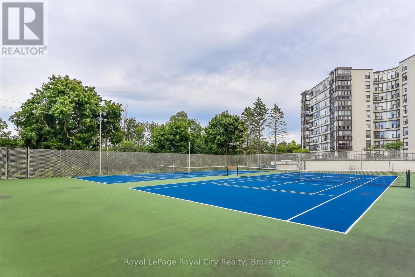 












713 - 19 WOODLAWN ROAD E

,
Guelph (Riverside Park),




Ontario
N1H7B1

