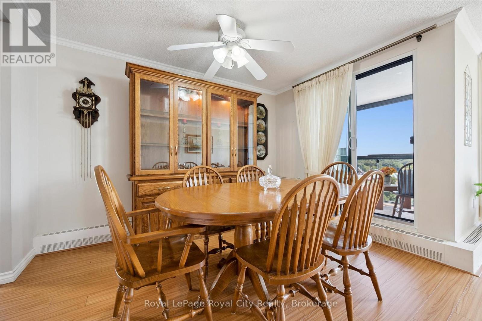 












713 - 19 WOODLAWN ROAD E

,
Guelph (Riverside Park),




Ontario
N1H7B1

