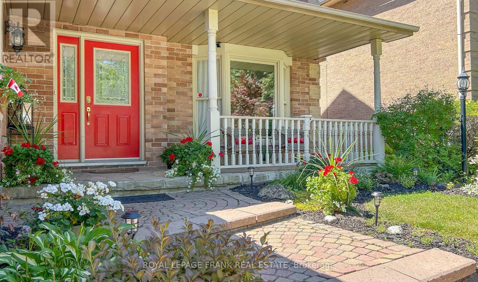 












61 ALLAYDEN DRIVE

,
Whitby (Lynde Creek),




Ontario
L1P1L5


