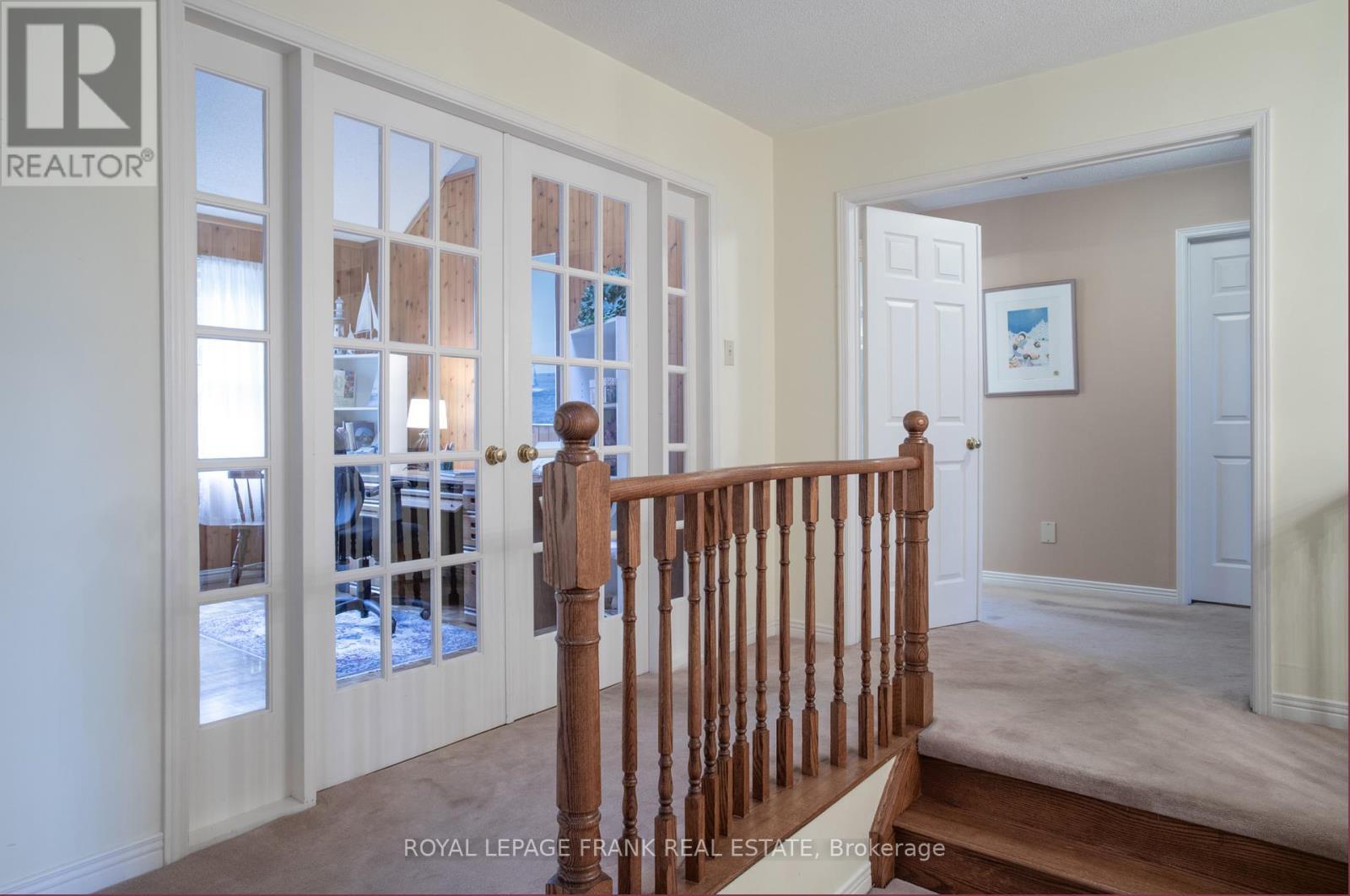 












61 ALLAYDEN DRIVE

,
Whitby (Lynde Creek),




Ontario
L1P1L5

