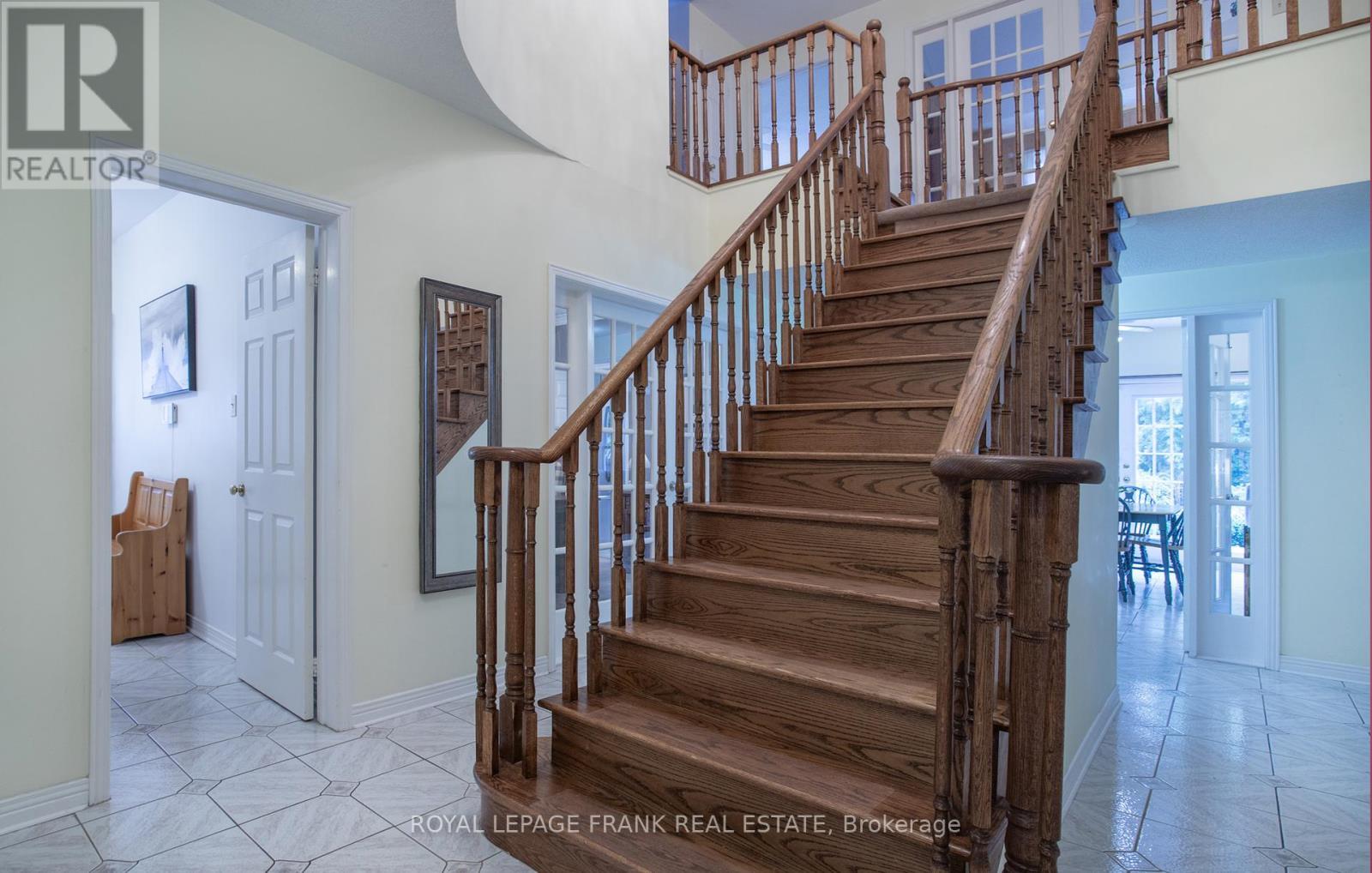 












61 ALLAYDEN DRIVE

,
Whitby (Lynde Creek),




Ontario
L1P1L5

