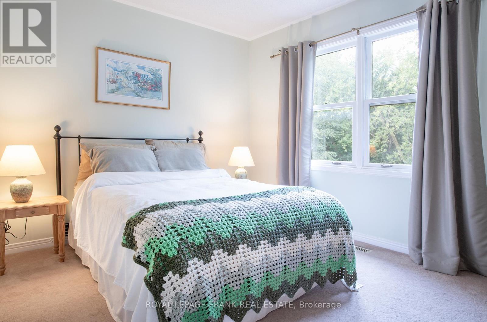 












61 ALLAYDEN DRIVE

,
Whitby (Lynde Creek),




Ontario
L1P1L5

