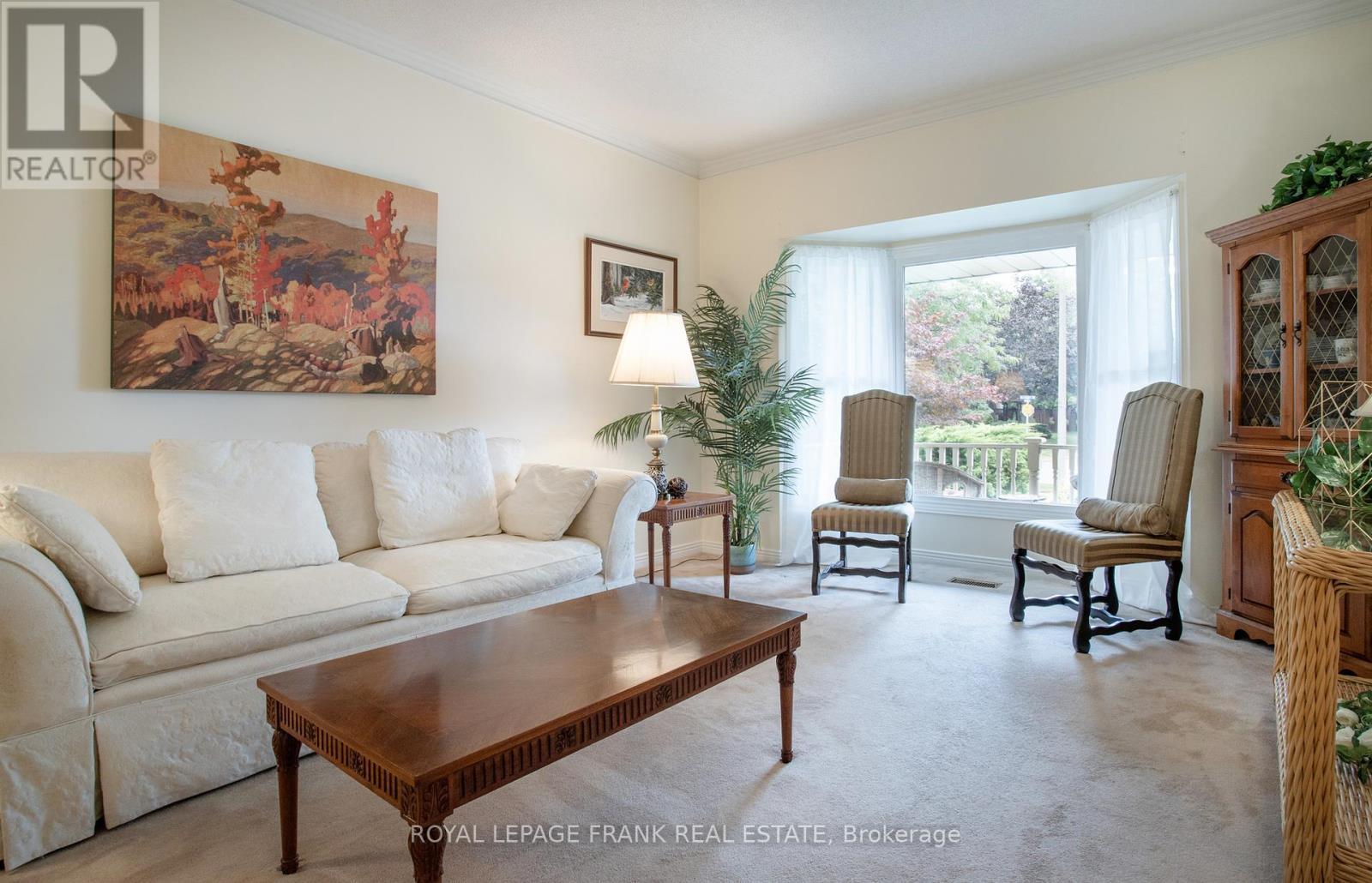 












61 ALLAYDEN DRIVE

,
Whitby (Lynde Creek),




Ontario
L1P1L5

