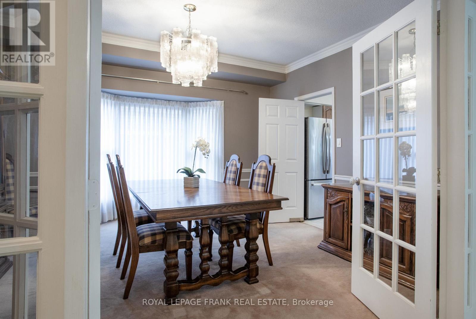 












61 ALLAYDEN DRIVE

,
Whitby (Lynde Creek),




Ontario
L1P1L5

