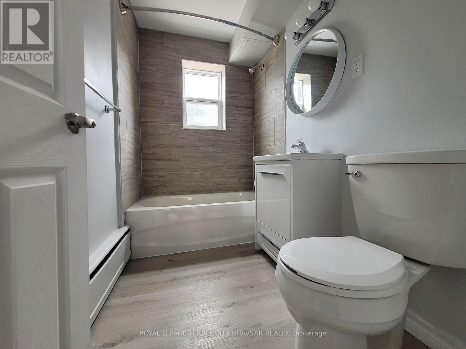 












1 - 521 PARK STREET

,
Kitchener,




Ontario
N2G1N8

