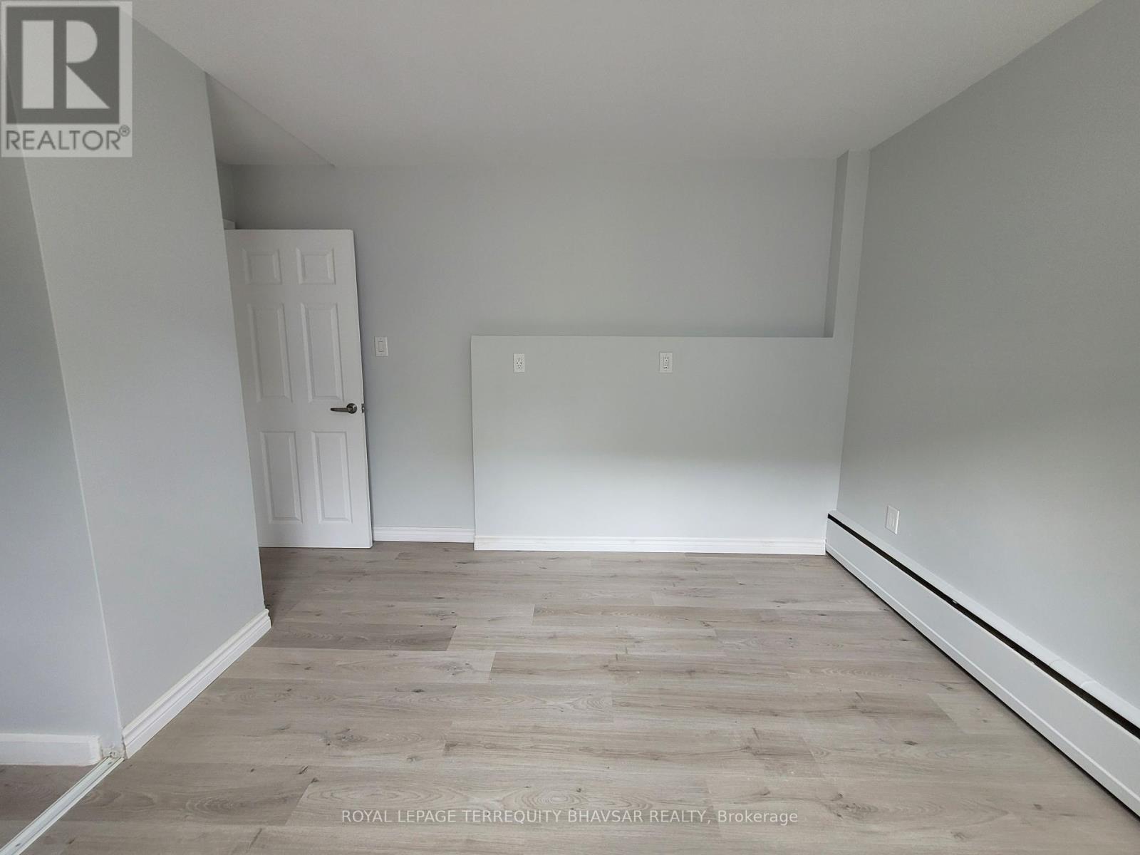 












1 - 521 PARK STREET

,
Kitchener,




Ontario
N2G1N8

