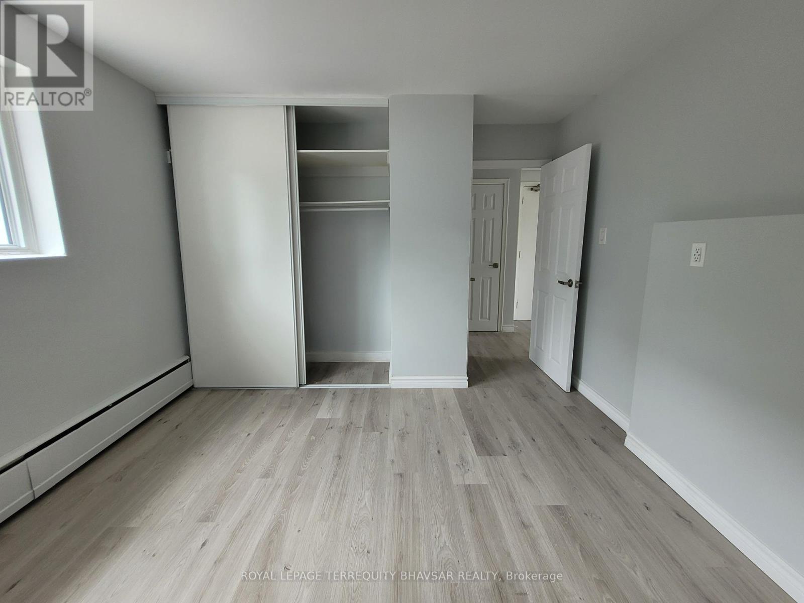 












1 - 521 PARK STREET

,
Kitchener,




Ontario
N2G1N8

