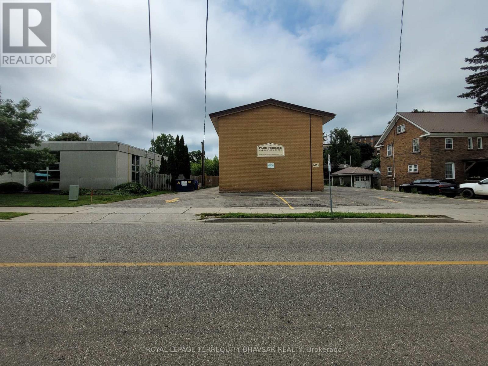 












1 - 521 PARK STREET

,
Kitchener,




Ontario
N2G1N8

