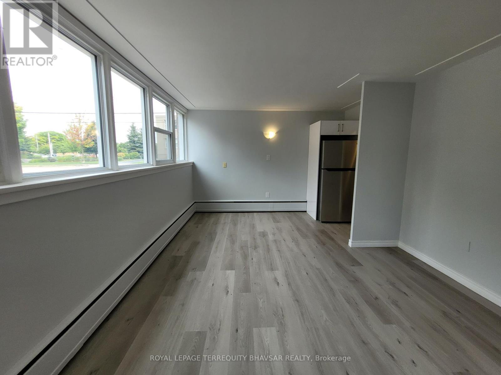












1 - 521 PARK STREET

,
Kitchener,




Ontario
N2G1N8

