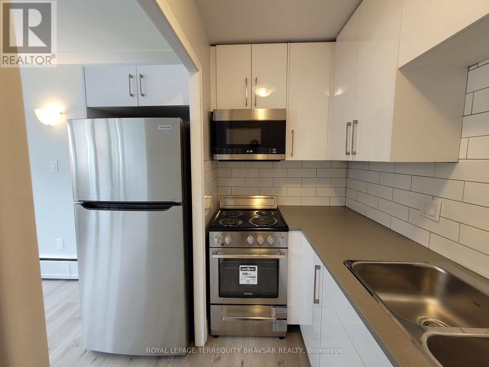 












1 - 521 PARK STREET

,
Kitchener,




Ontario
N2G1N8

