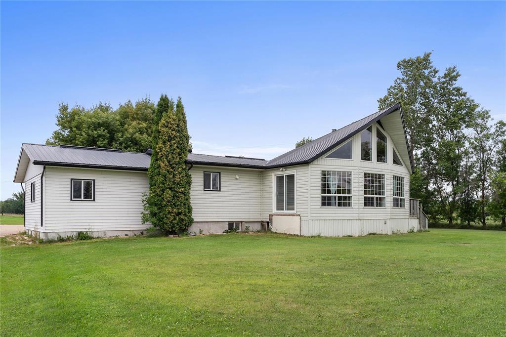












36140 Dawson Road

,
Ste Anne Rm,




Manitoba
R5H1J5

