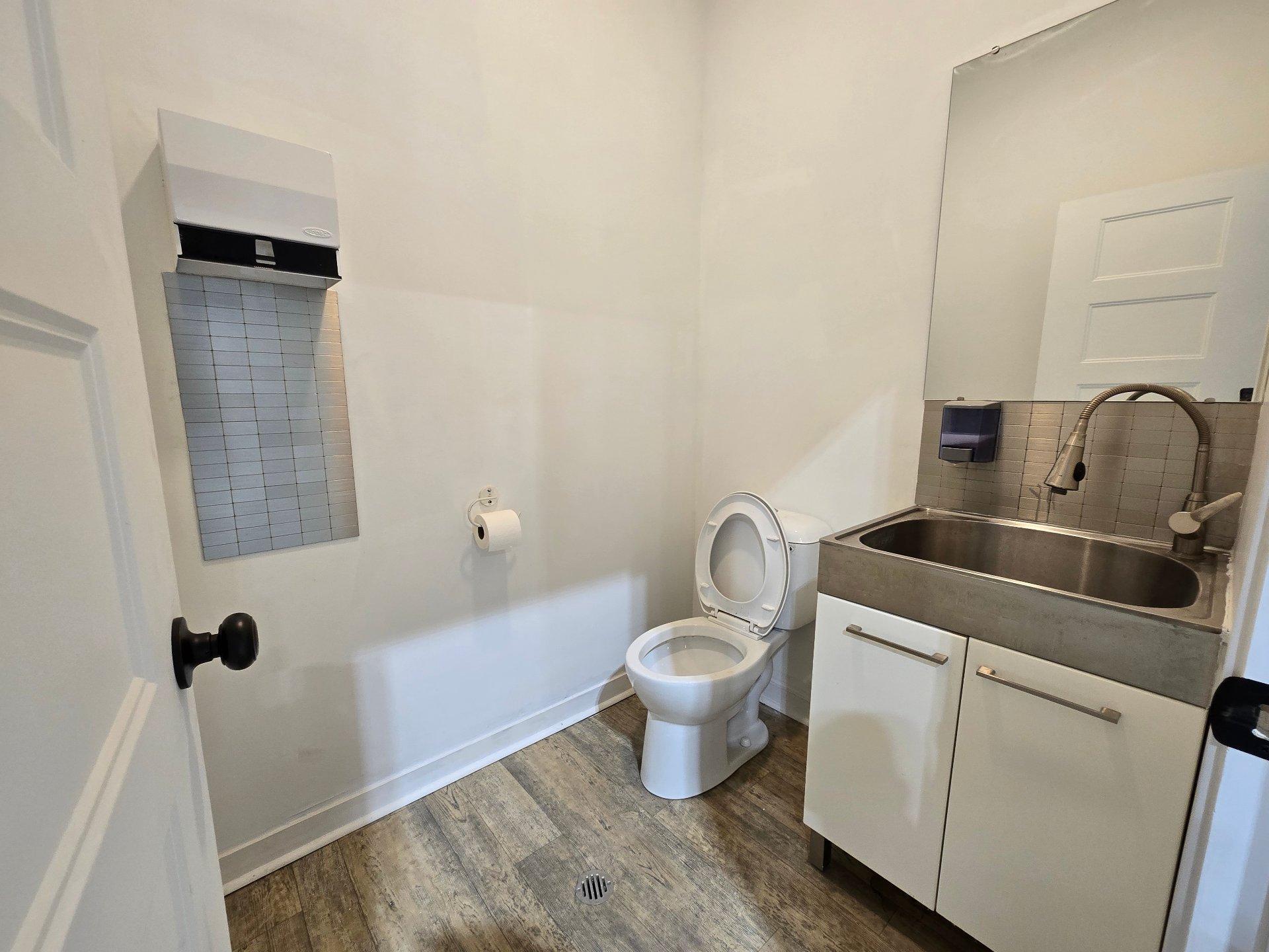 









755


Boul. du Curé-Boivin

, 7,
Boisbriand,




QC
J7G2J2

