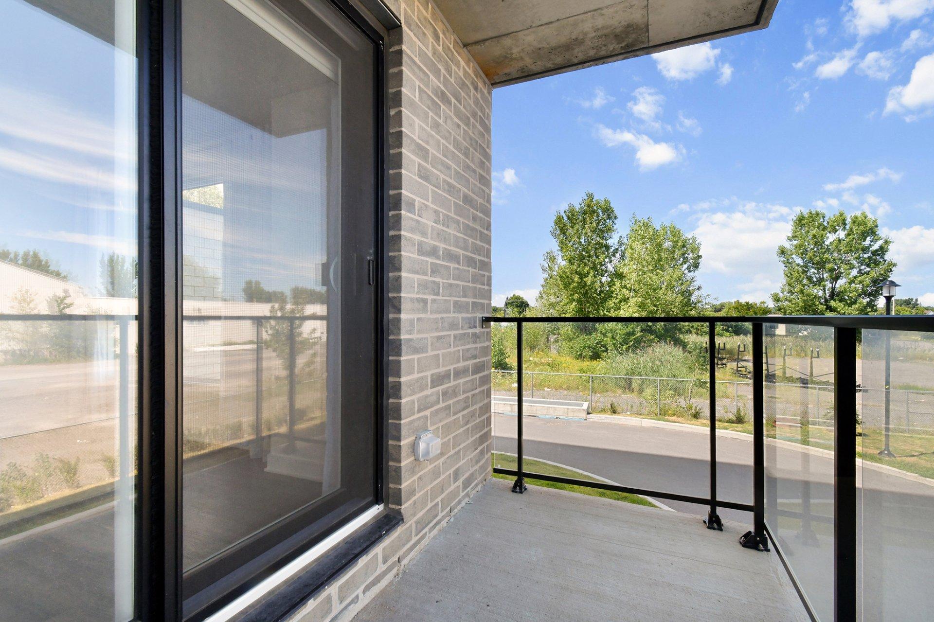 









1431


Av. de la Gare

, 211,
Mascouche,




QC
J7K3C7

