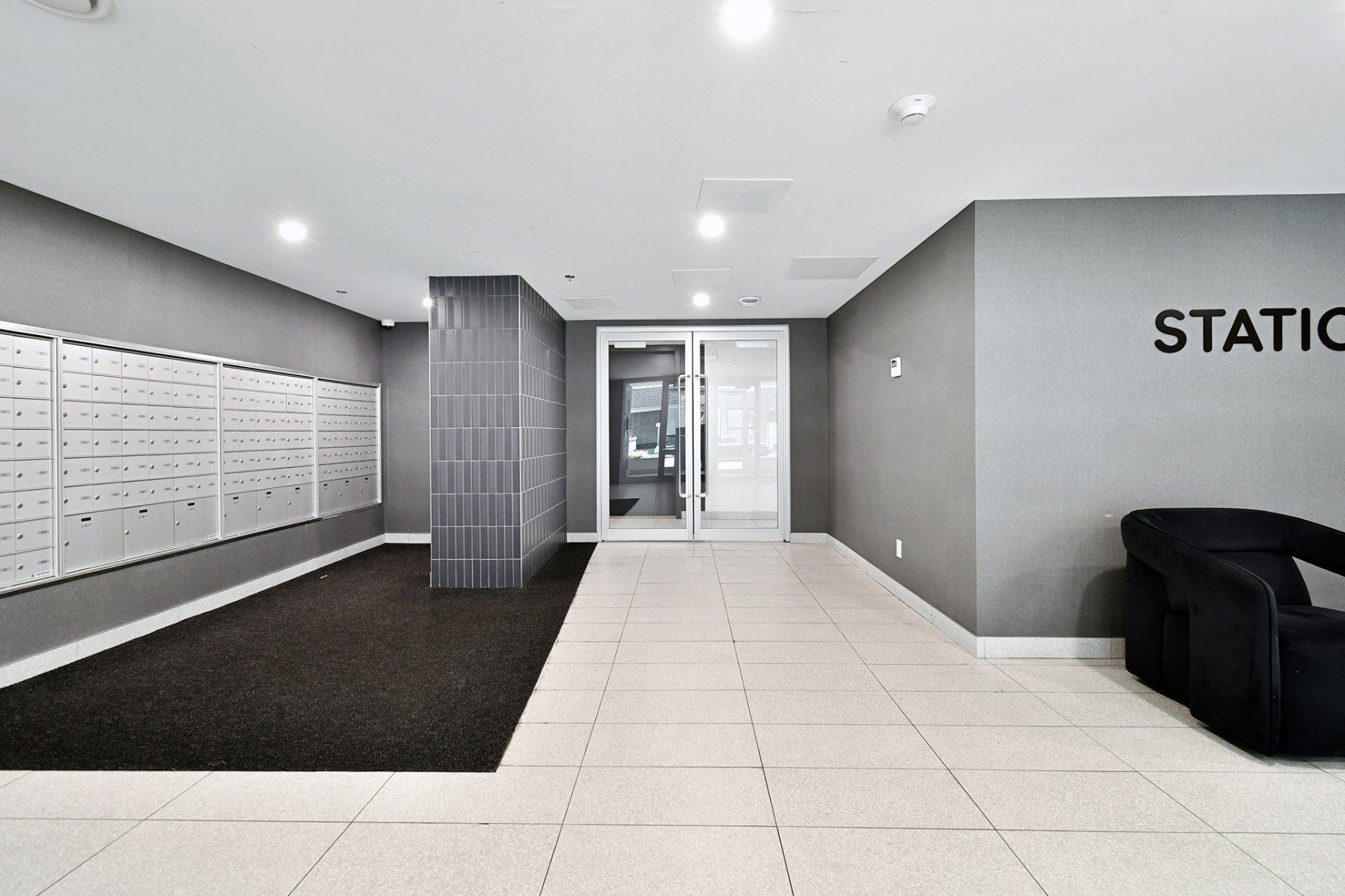 









1431


Av. de la Gare

, 211,
Mascouche,




QC
J7K3C7

