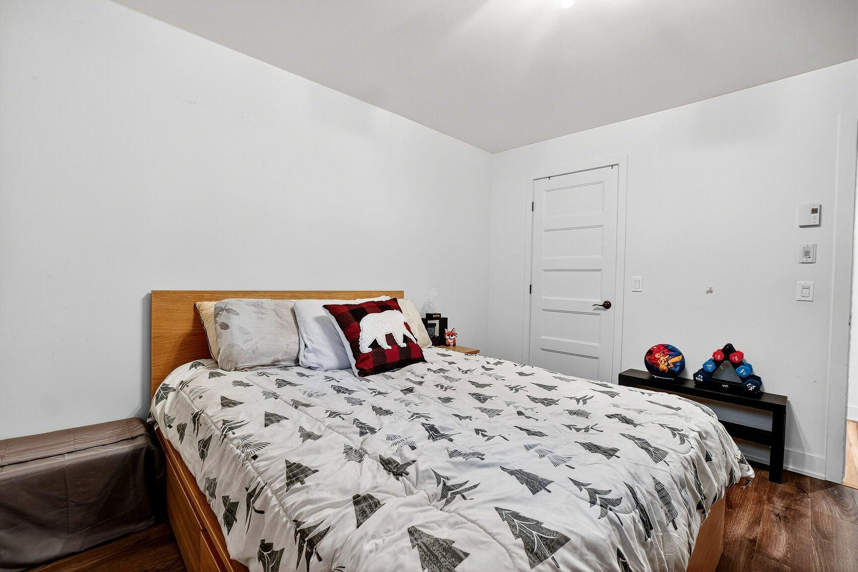 









3661


Rue Fernand-Flipot

, 001,
Longueuil (Saint-Hubert),




QC
J3Y0M6

