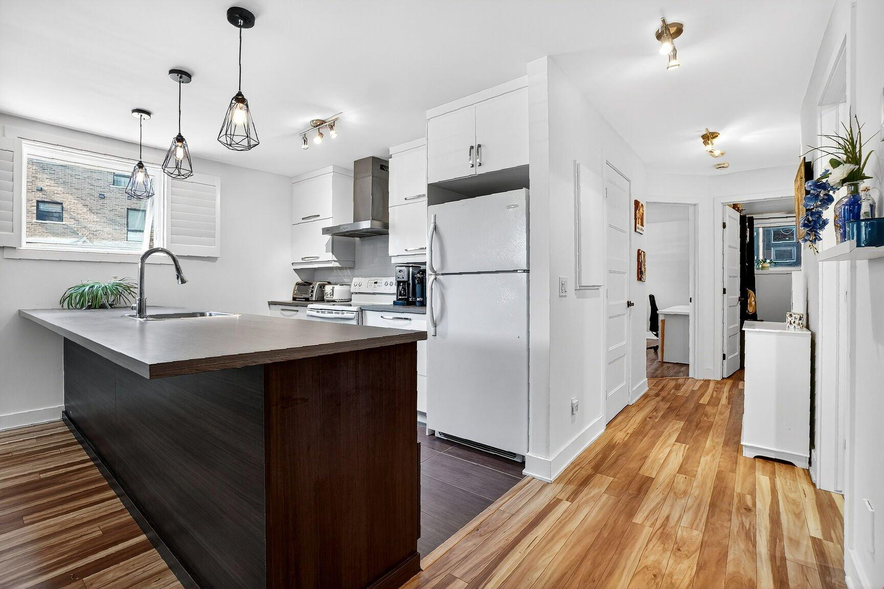









3661


Rue Fernand-Flipot

, 001,
Longueuil (Saint-Hubert),




QC
J3Y0M6


