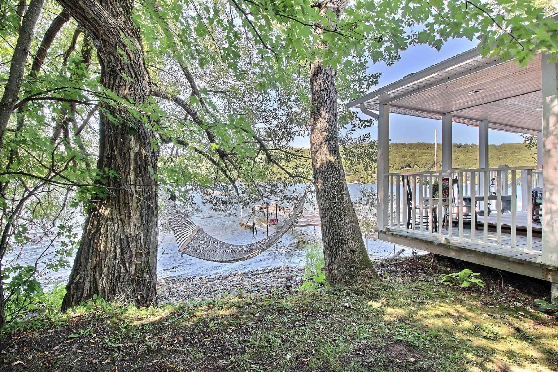 









2040


Ch. du Lac

,
North Hatley,




QC
J0B1C0

