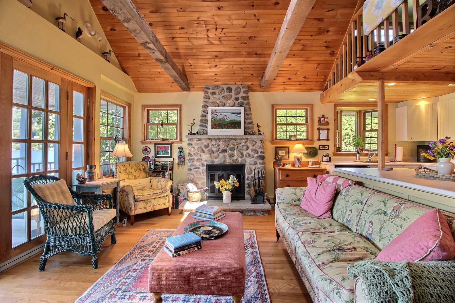 









2040


Ch. du Lac

,
North Hatley,




QC
J0B1C0

