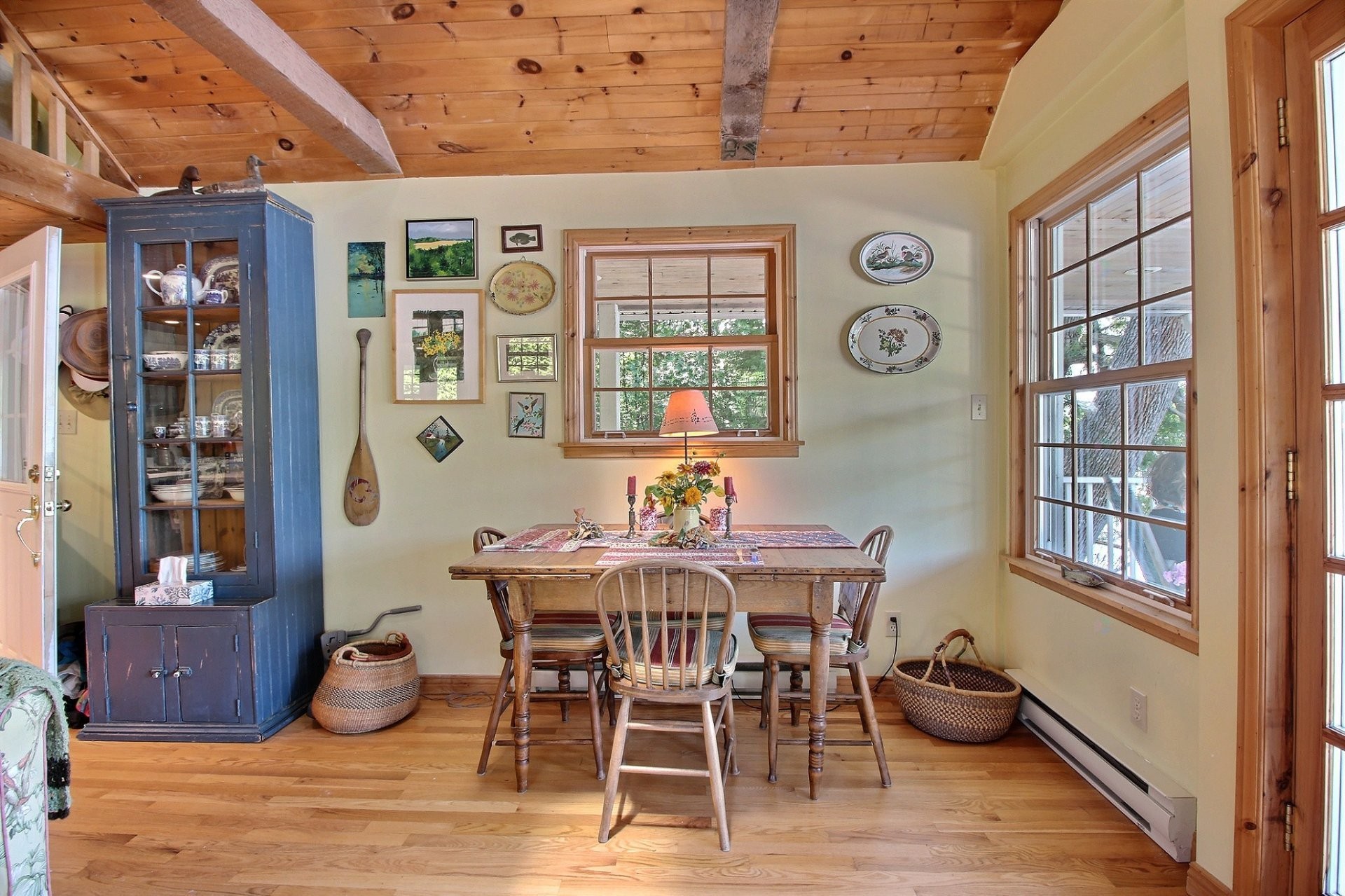 









2040


Ch. du Lac

,
North Hatley,




QC
J0B1C0

