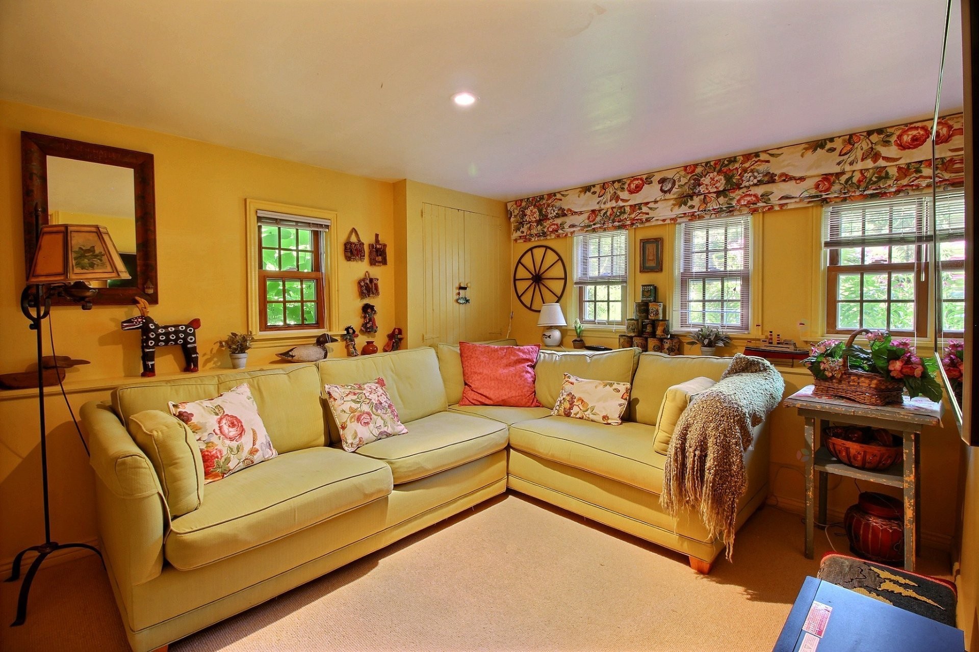 









2040


Ch. du Lac

,
North Hatley,




QC
J0B1C0

