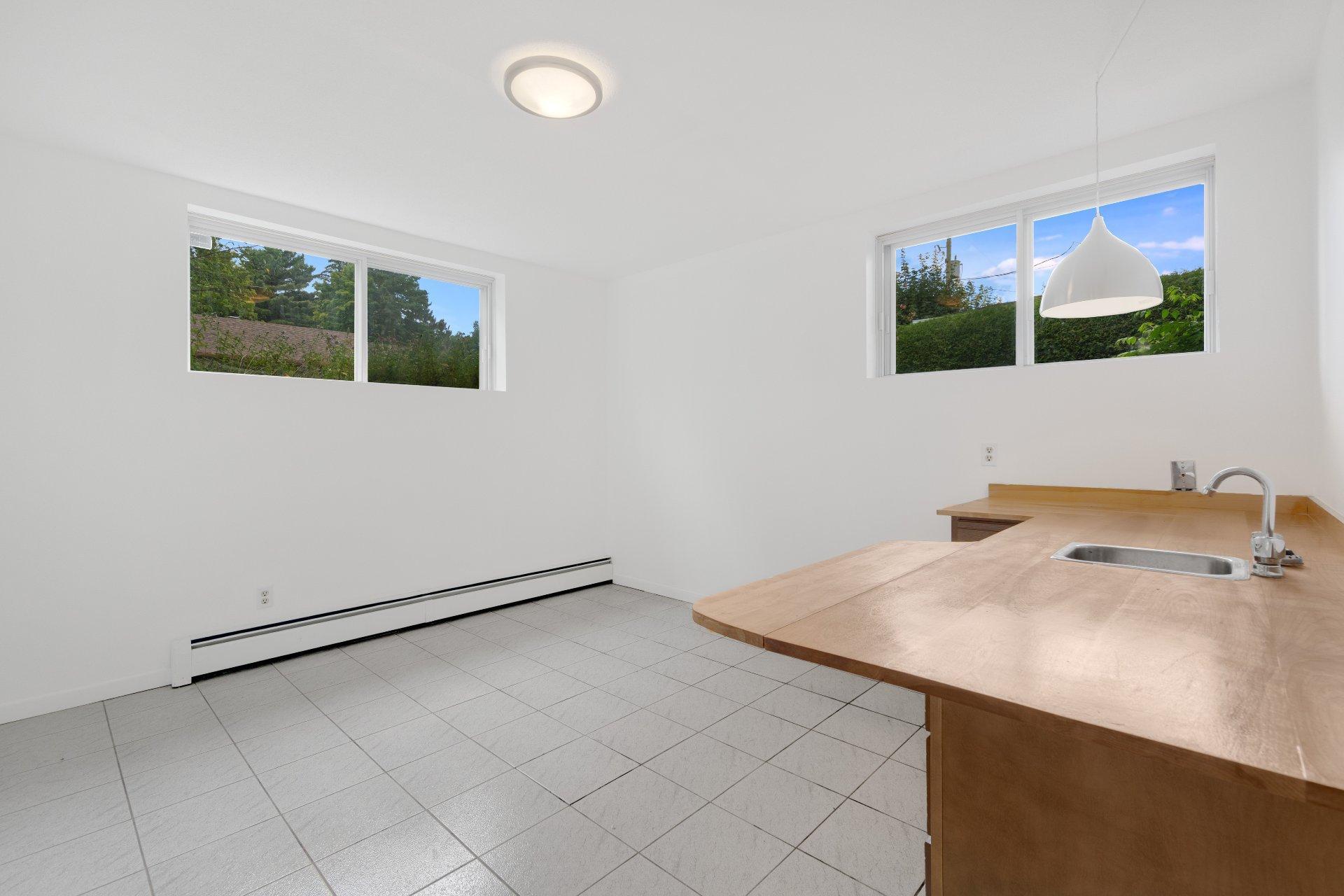 









1510


Rue Bienville

,
Sherbrooke (Les Nations),




QC
J1H4J2


