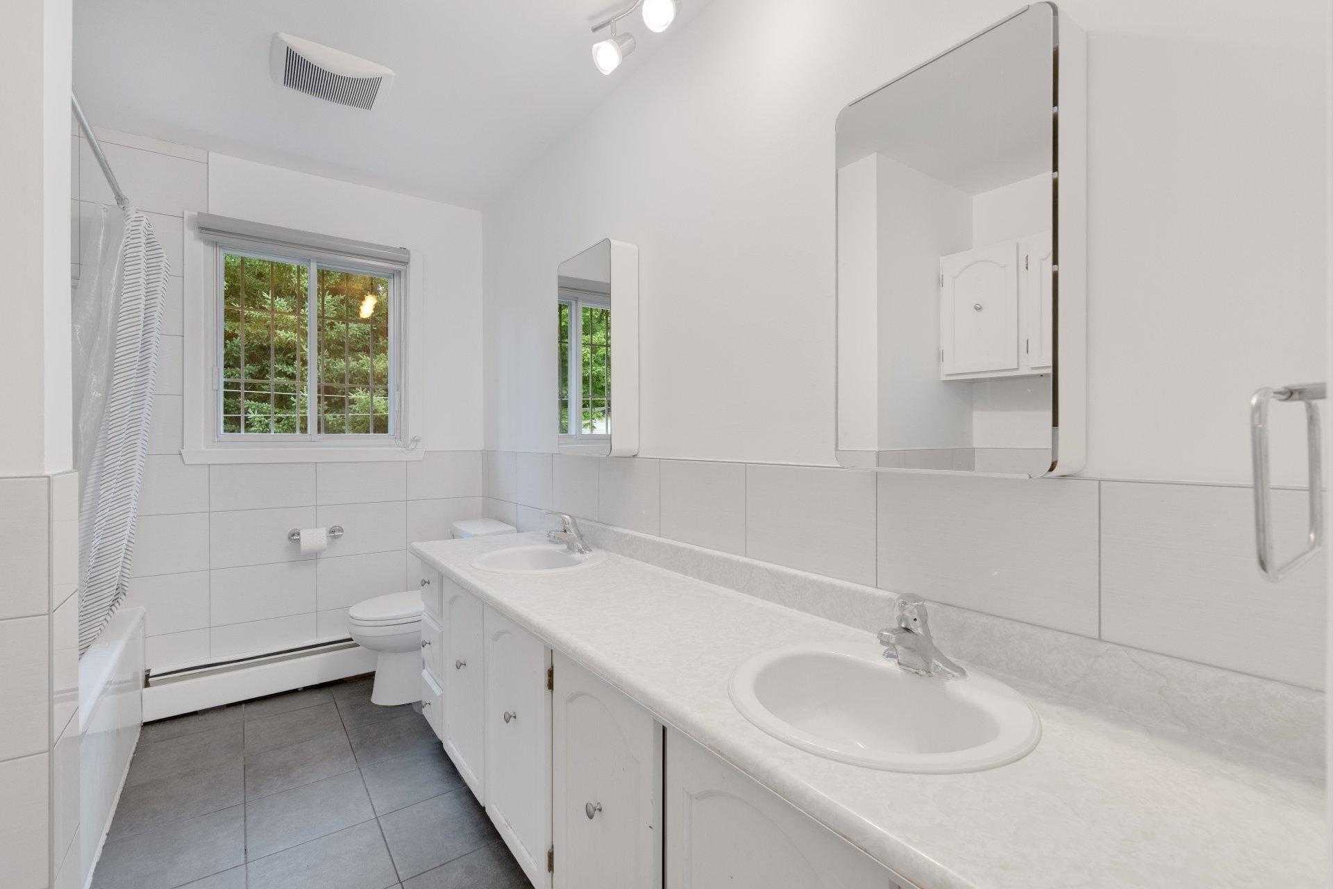 









1510


Rue Bienville

,
Sherbrooke (Les Nations),




QC
J1H4J2

