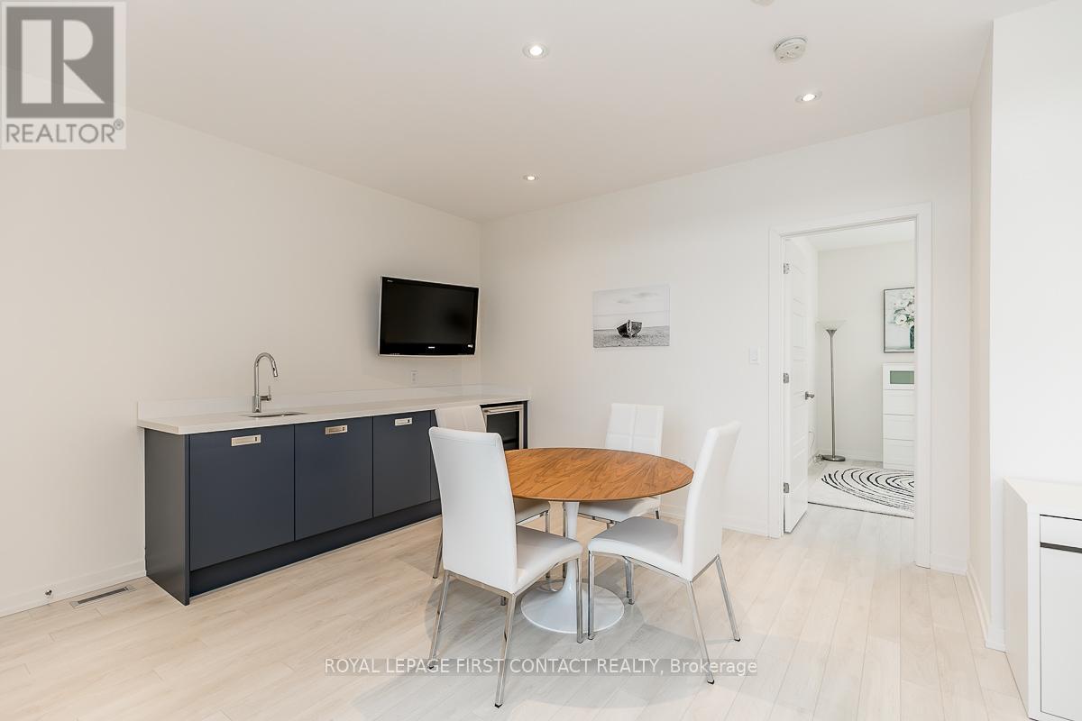 












3645 FERRETTI COURT

,
Innisfil,




Ontario
L9S0N6

