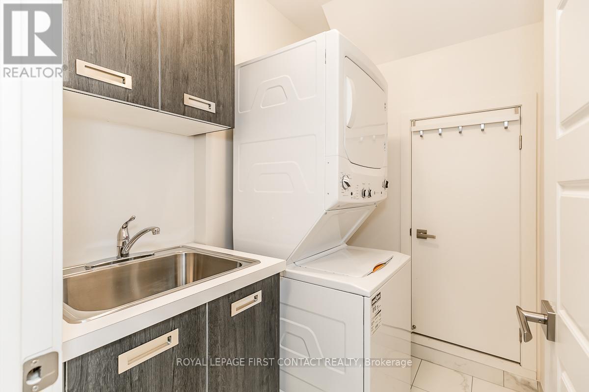 












3645 FERRETTI COURT

,
Innisfil,




Ontario
L9S0N6

