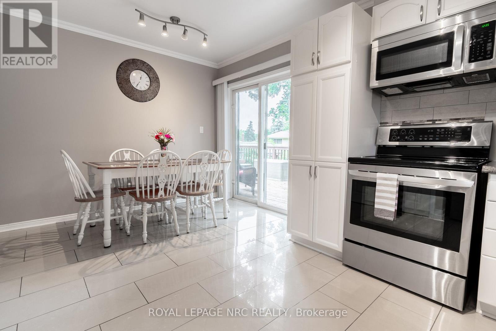 












49 ADMIRAL ROAD

,
St. Catharines (Secord Woods),




Ontario
L2P1G7

