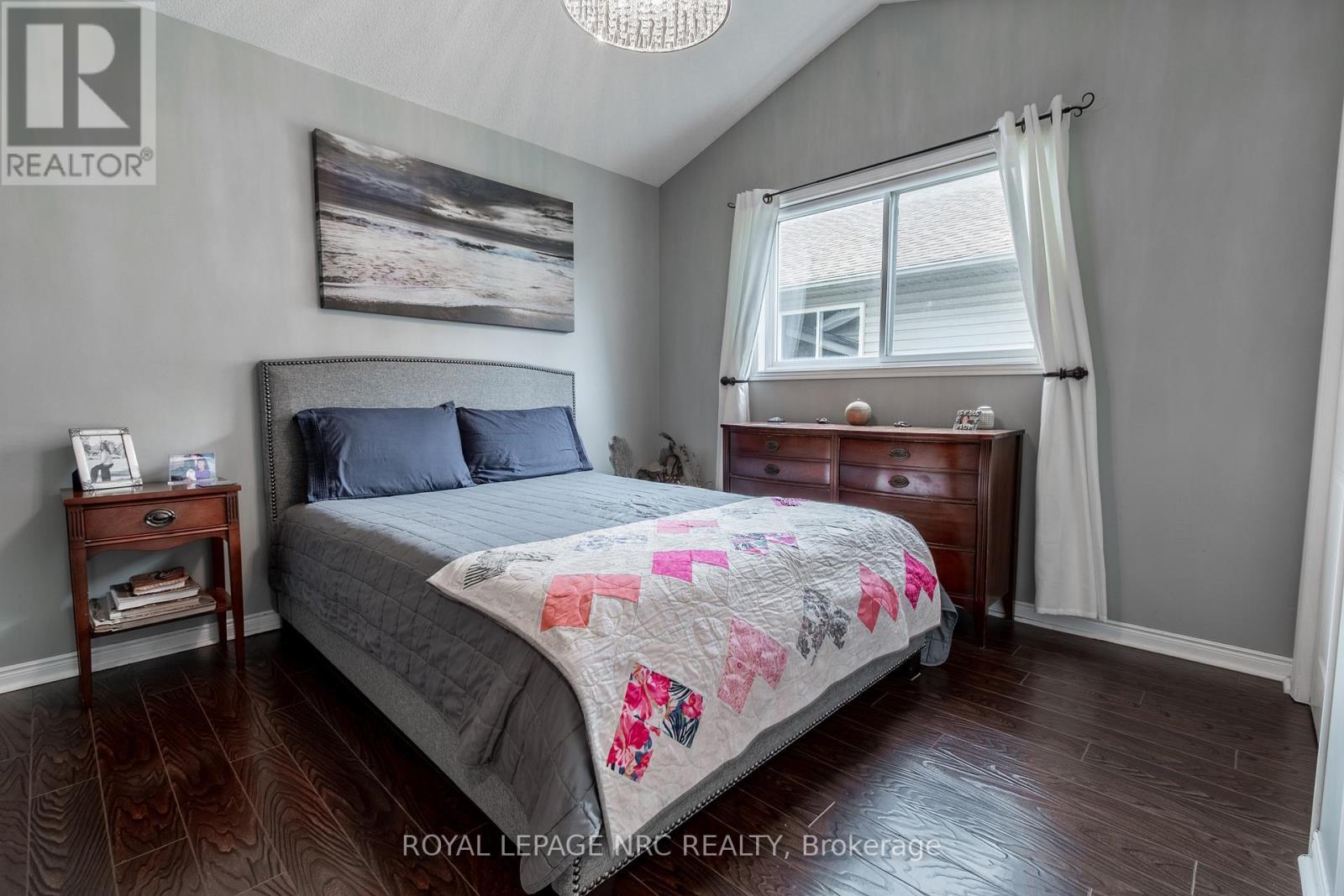 












49 ADMIRAL ROAD

,
St. Catharines (Secord Woods),




Ontario
L2P1G7

