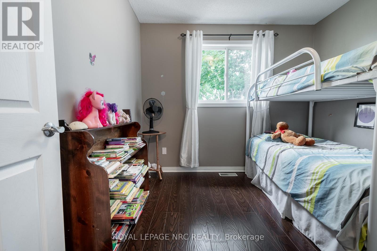 












49 ADMIRAL ROAD

,
St. Catharines (Secord Woods),




Ontario
L2P1G7

