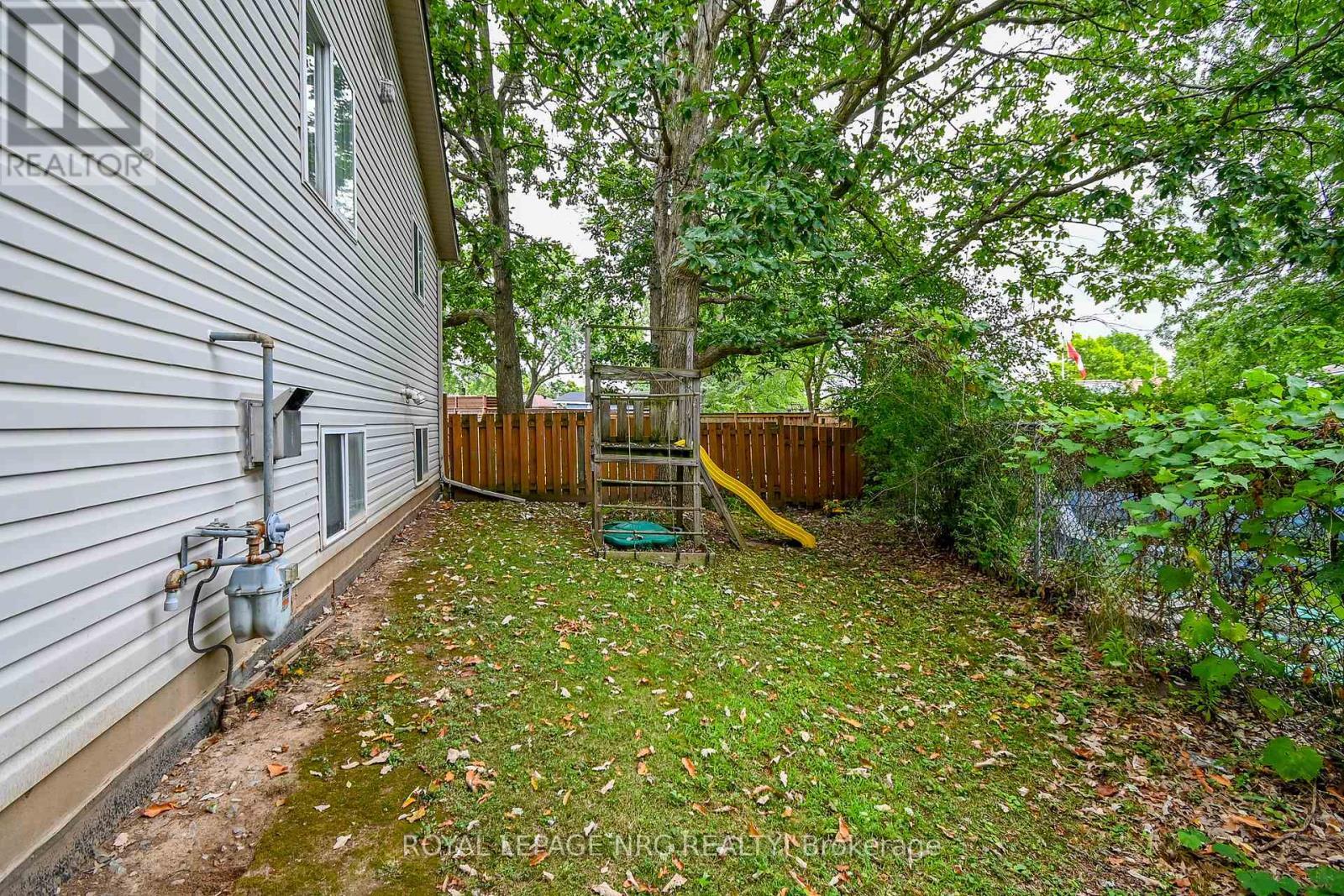 












49 ADMIRAL ROAD

,
St. Catharines (Secord Woods),




Ontario
L2P1G7

