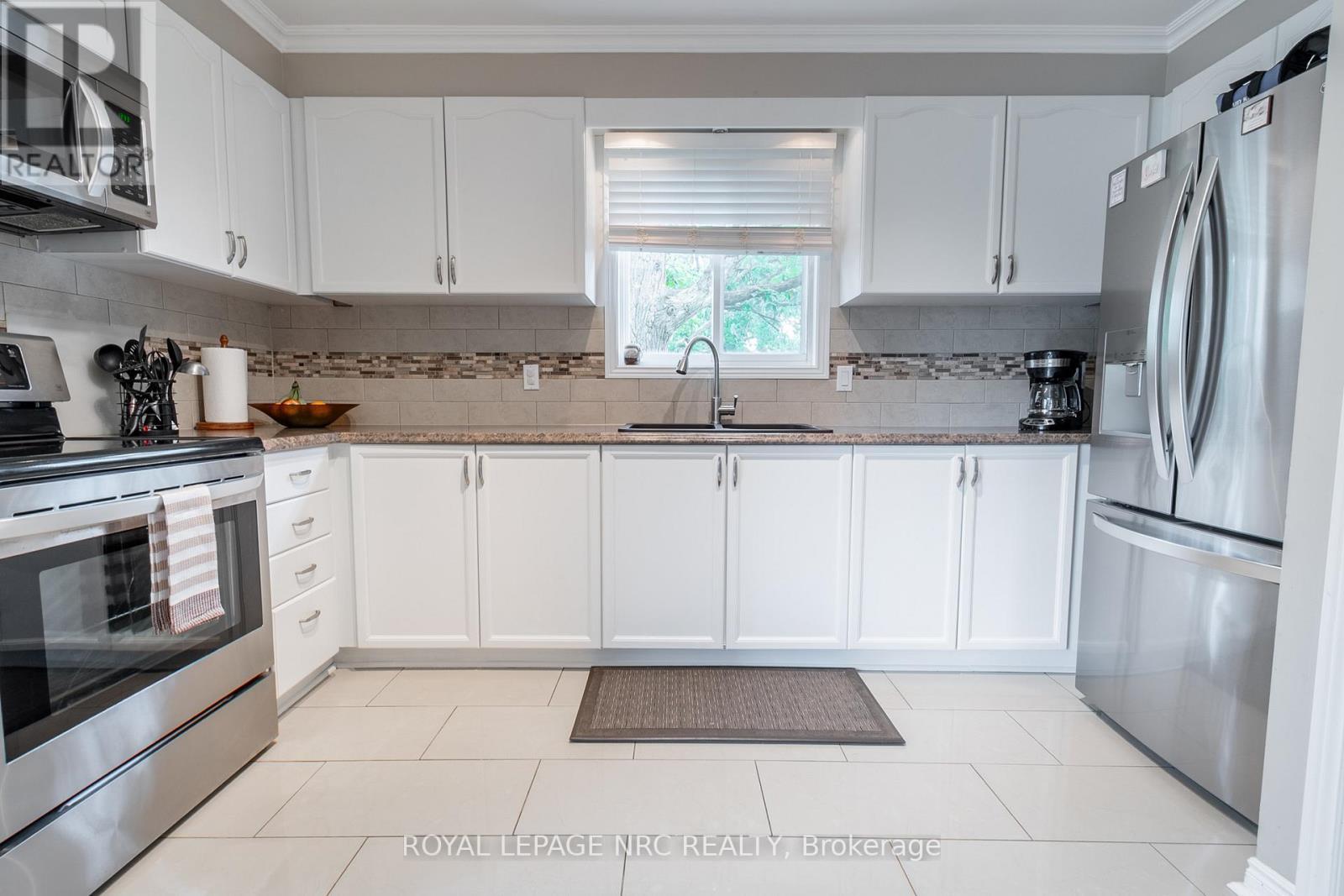 












49 ADMIRAL ROAD

,
St. Catharines (Secord Woods),




Ontario
L2P1G7

