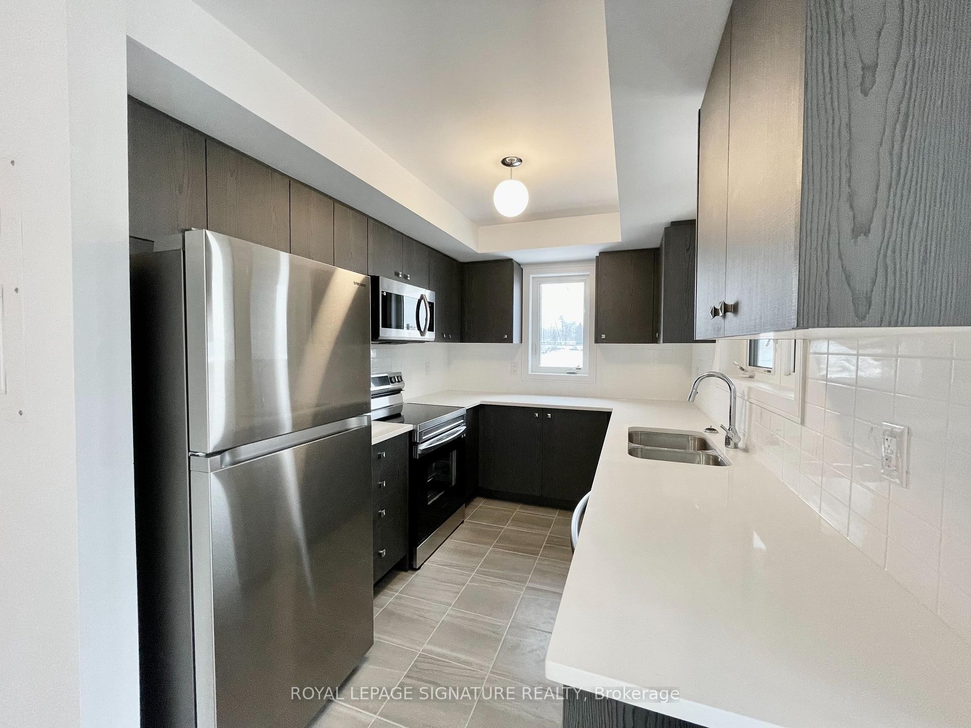









129


Appletree

Lane, 3,
Barrie,




ON
L9J 0N9

