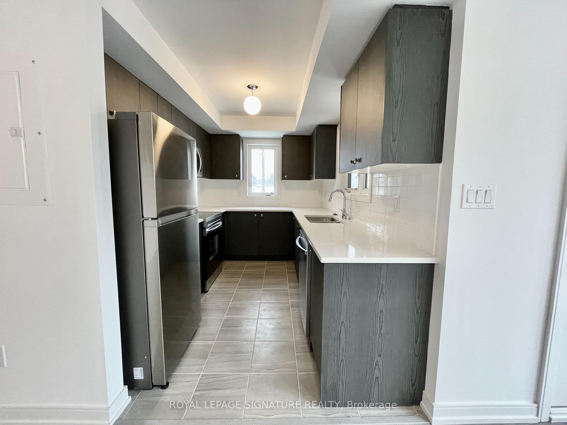 









129


Appletree

Lane, 3,
Barrie,




ON
L9J 0N9

