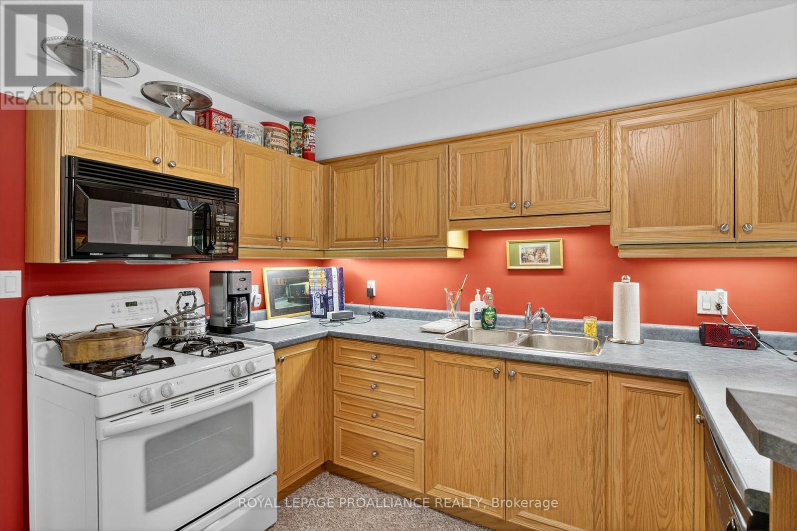 












4 - 3053 FRANCES STEWART ROAD

,
Peterborough East,




Ontario
K9H7S5

