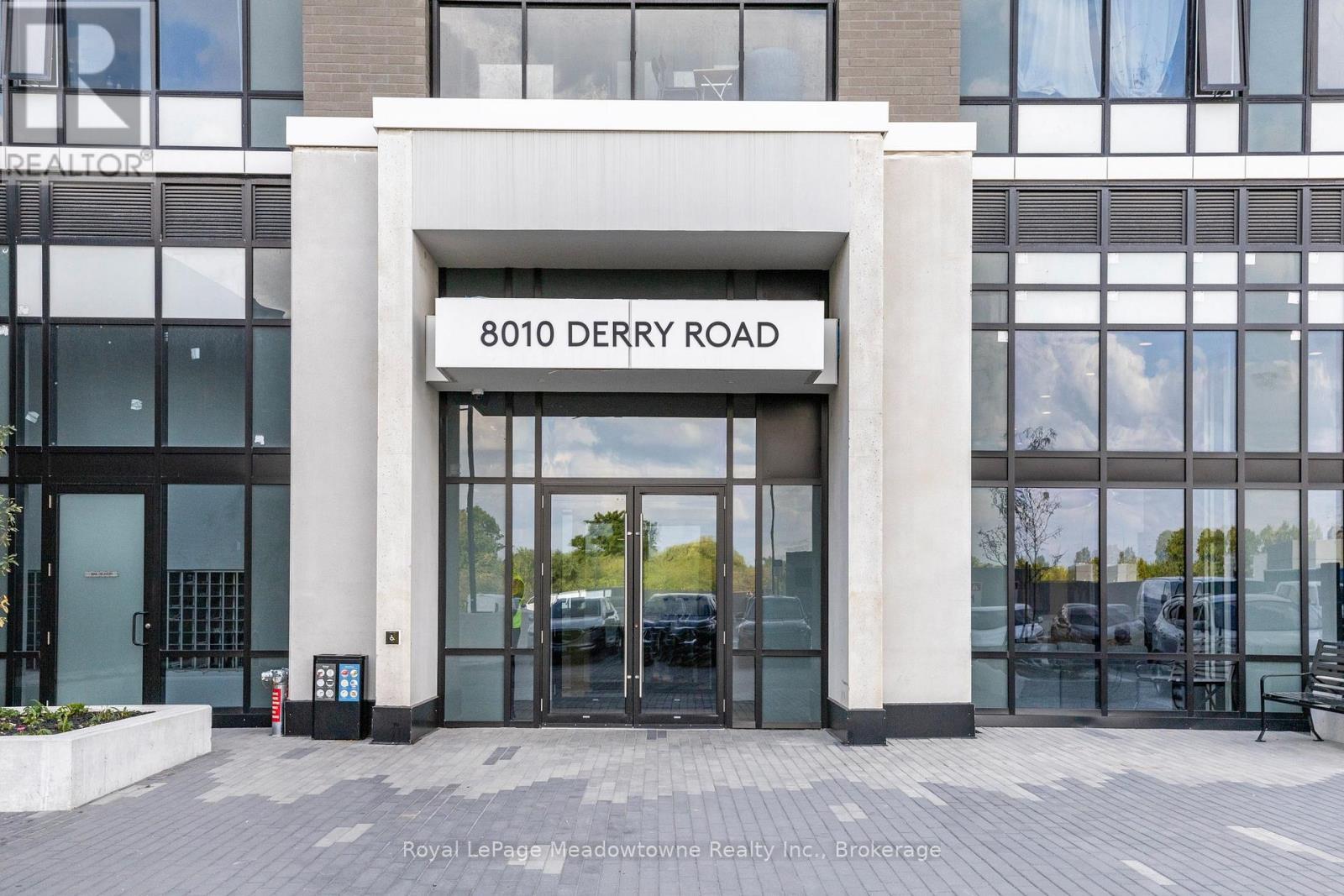 












TH 107 - 8010 DERRY ROAD

,
Milton (CO Coates),




Ontario
L9T2X5

