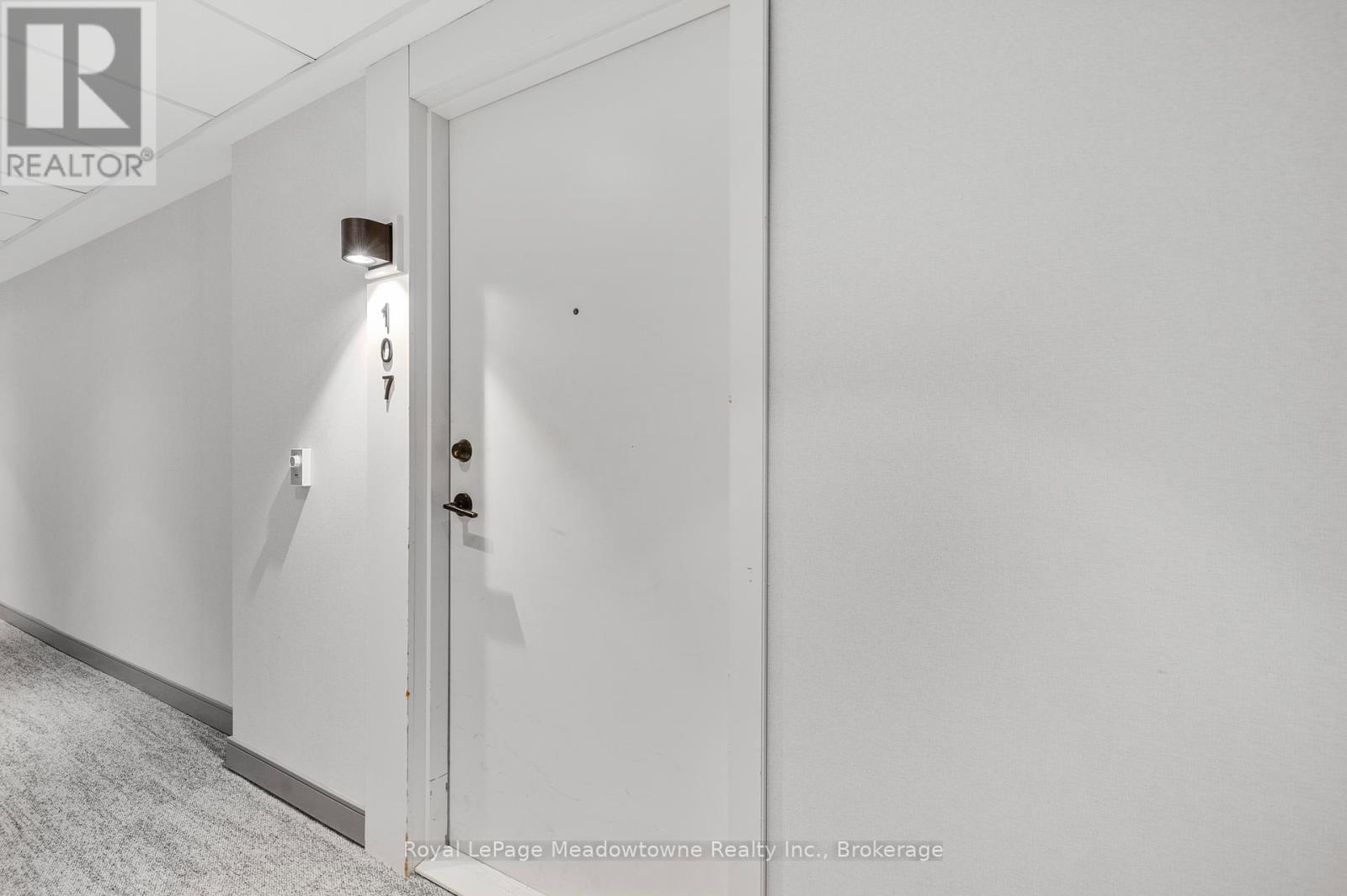 












TH 107 - 8010 DERRY ROAD

,
Milton (CO Coates),




Ontario
L9T2X5

