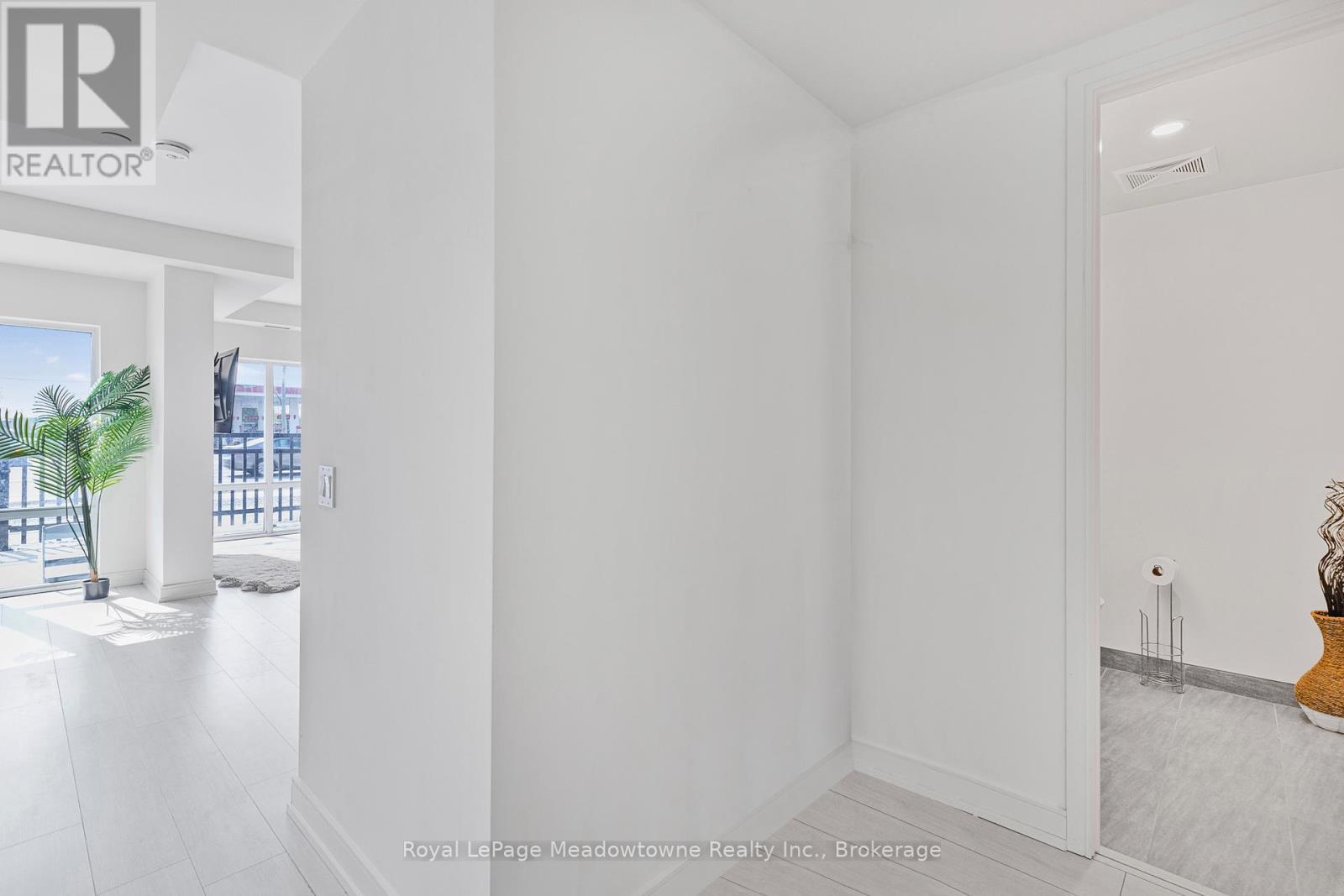 












TH 107 - 8010 DERRY ROAD

,
Milton (CO Coates),




Ontario
L9T2X5

