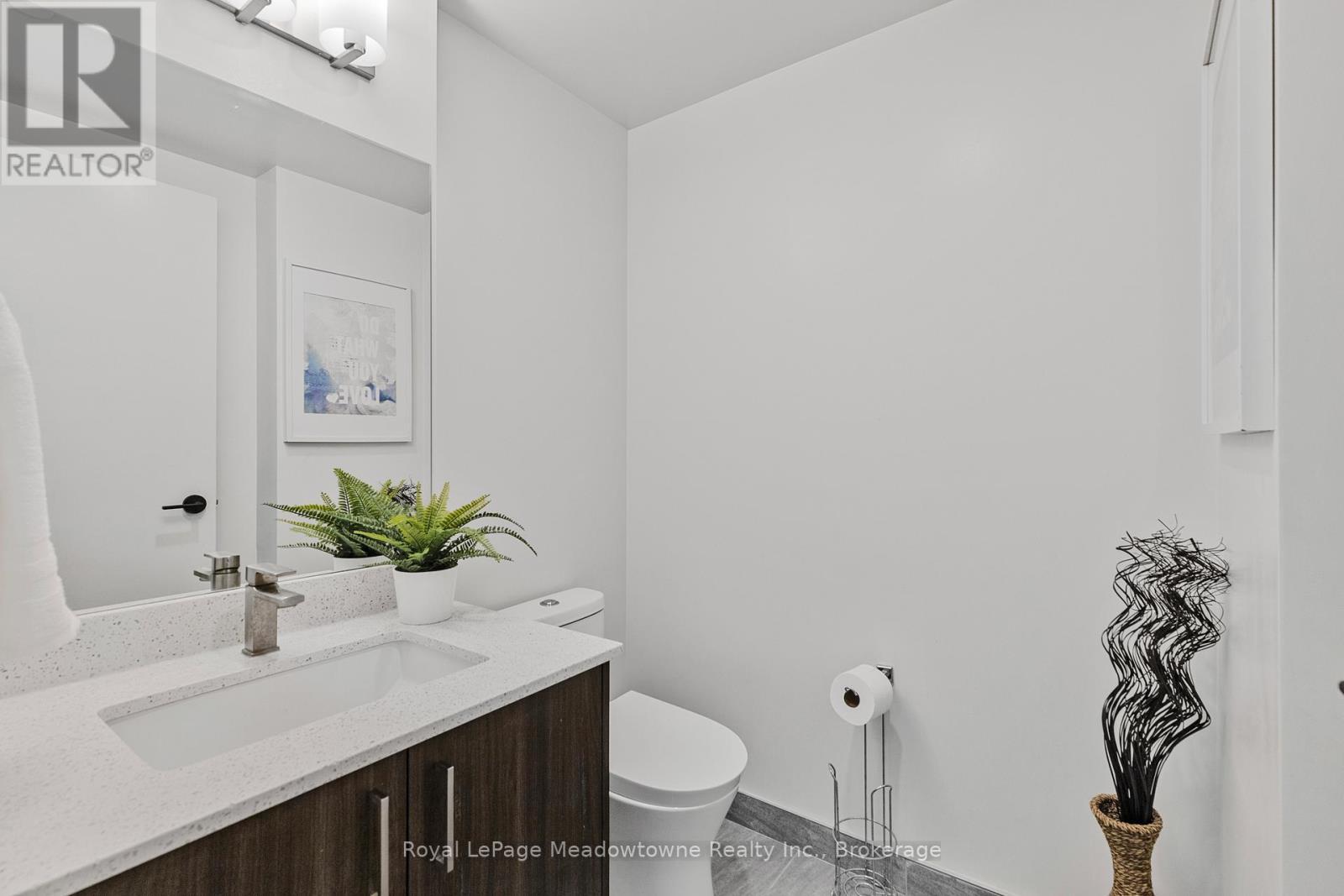 












TH 107 - 8010 DERRY ROAD

,
Milton (CO Coates),




Ontario
L9T2X5

