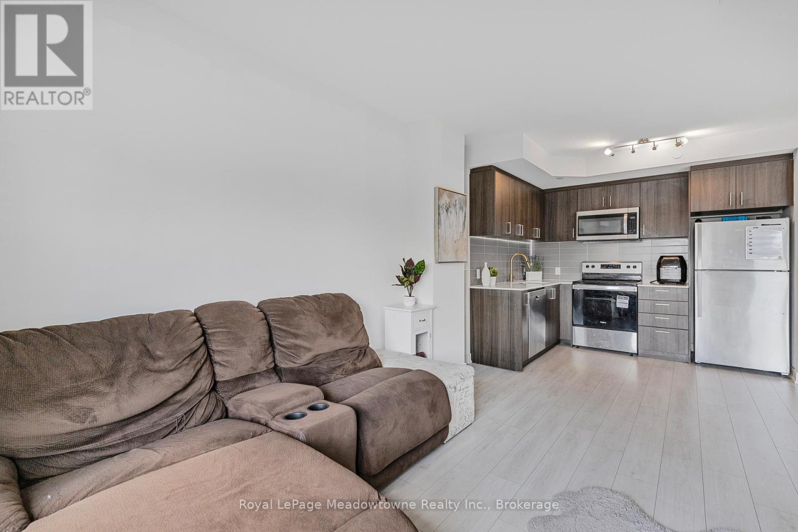 












TH 107 - 8010 DERRY ROAD

,
Milton (CO Coates),




Ontario
L9T2X5

