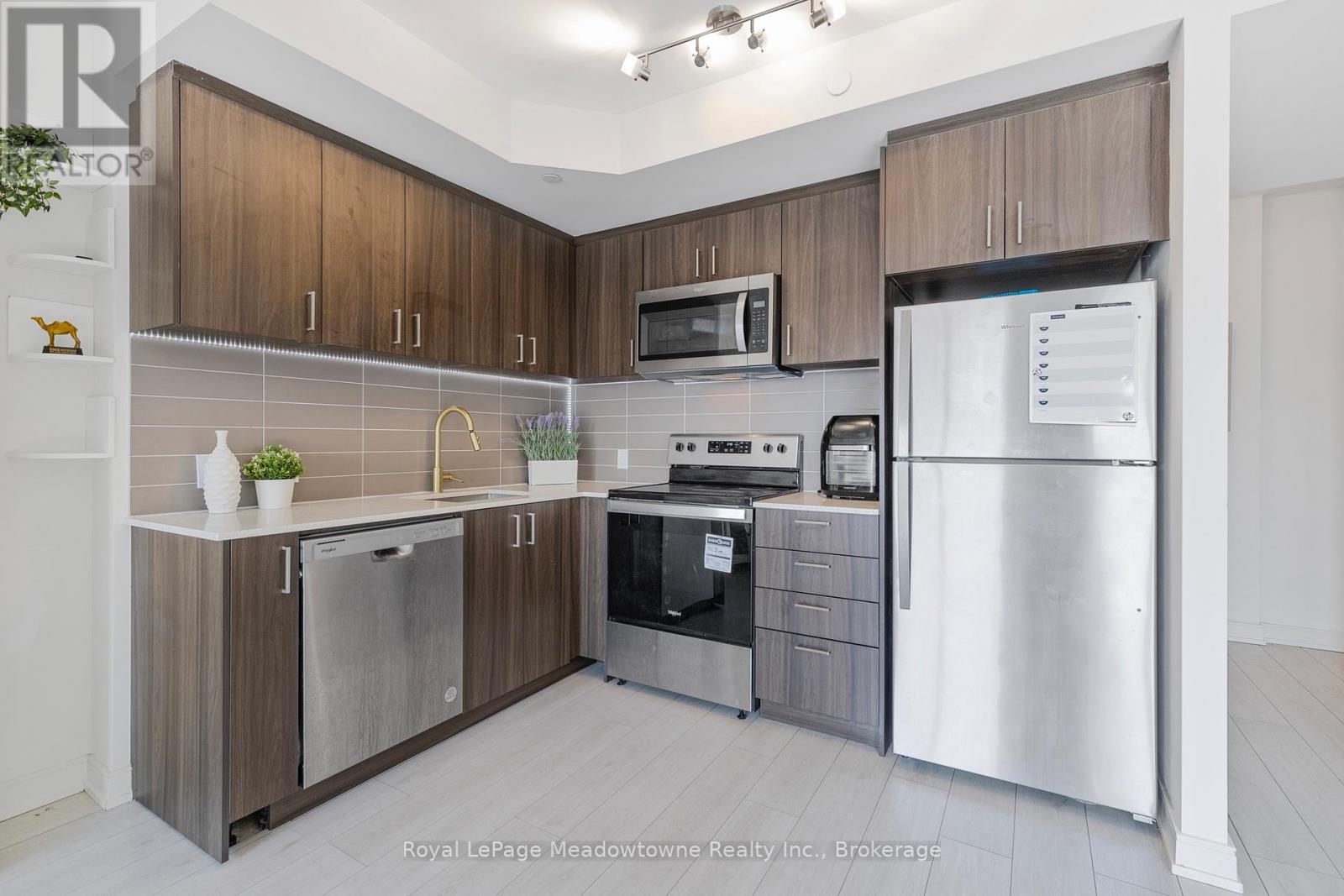 












TH 107 - 8010 DERRY ROAD

,
Milton (CO Coates),




Ontario
L9T2X5

