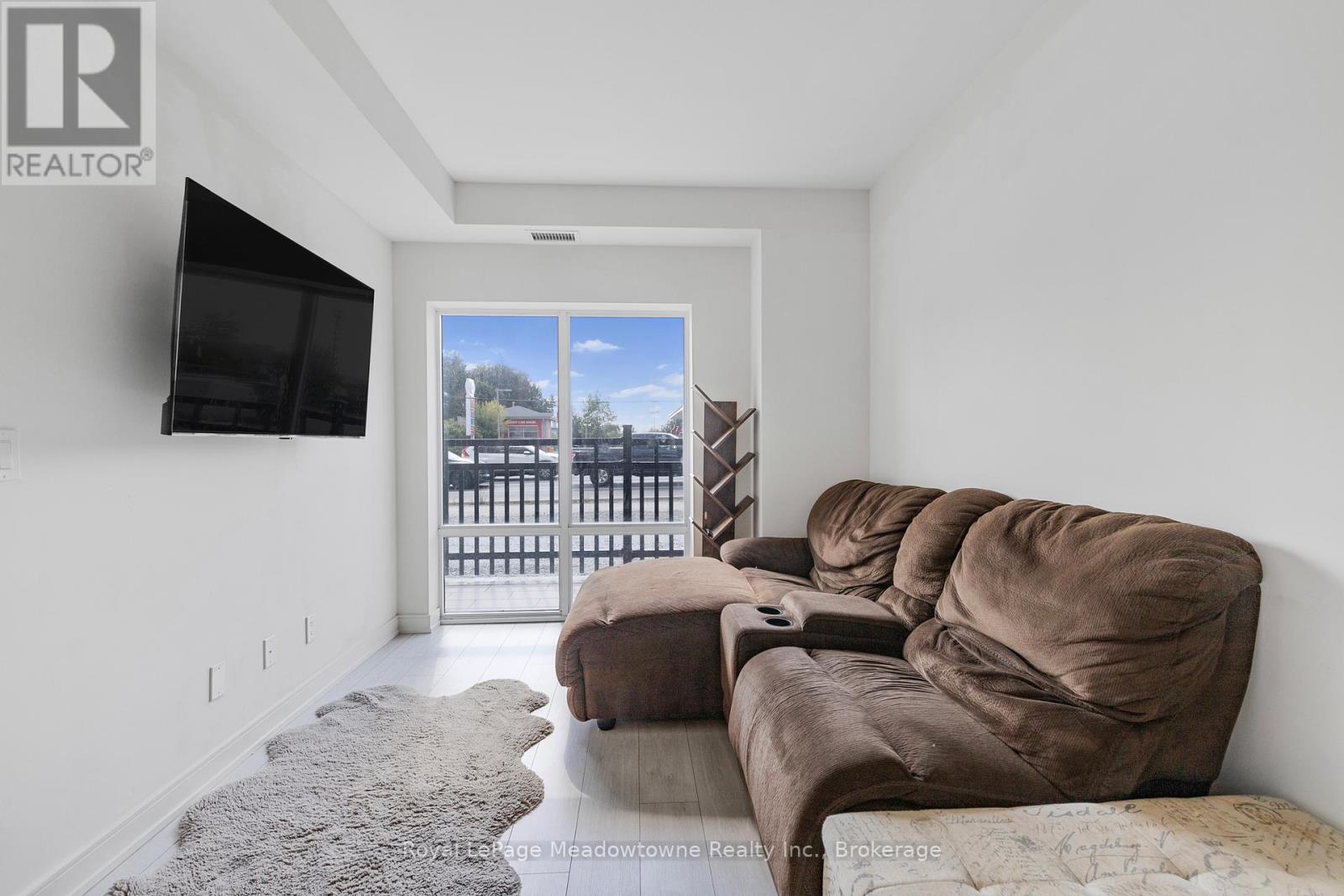 












TH 107 - 8010 DERRY ROAD

,
Milton (CO Coates),




Ontario
L9T2X5

