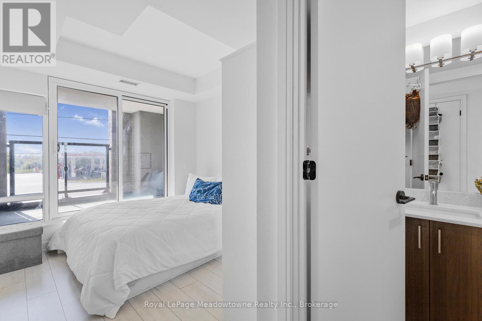 












TH 107 - 8010 DERRY ROAD

,
Milton (CO Coates),




Ontario
L9T2X5

