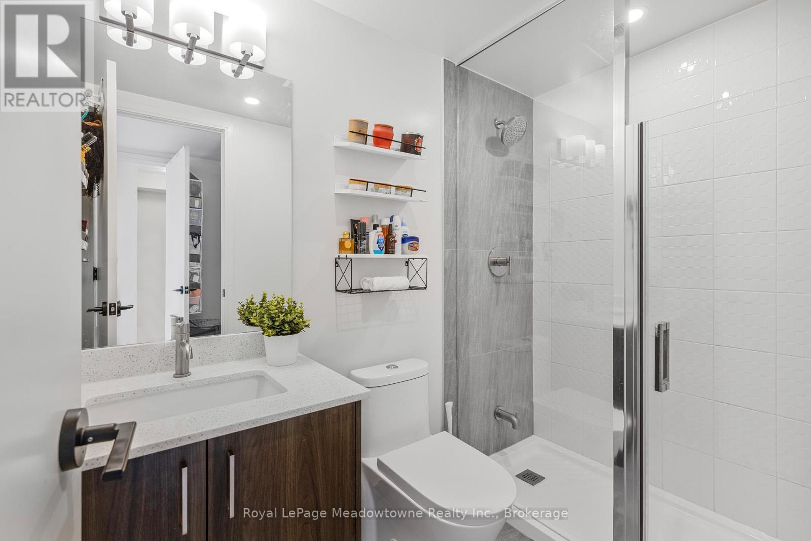 












TH 107 - 8010 DERRY ROAD

,
Milton (CO Coates),




Ontario
L9T2X5

