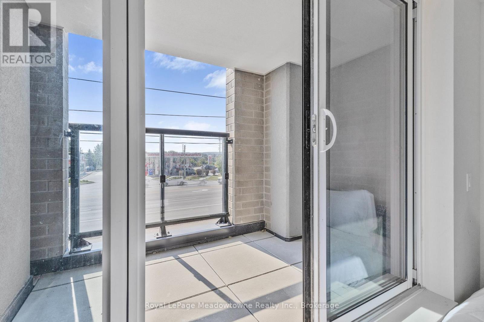 












TH 107 - 8010 DERRY ROAD

,
Milton (CO Coates),




Ontario
L9T2X5

